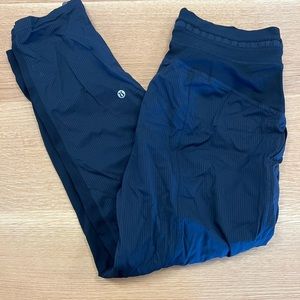 Lululemon dance studio crop pant. Navy. Size 6